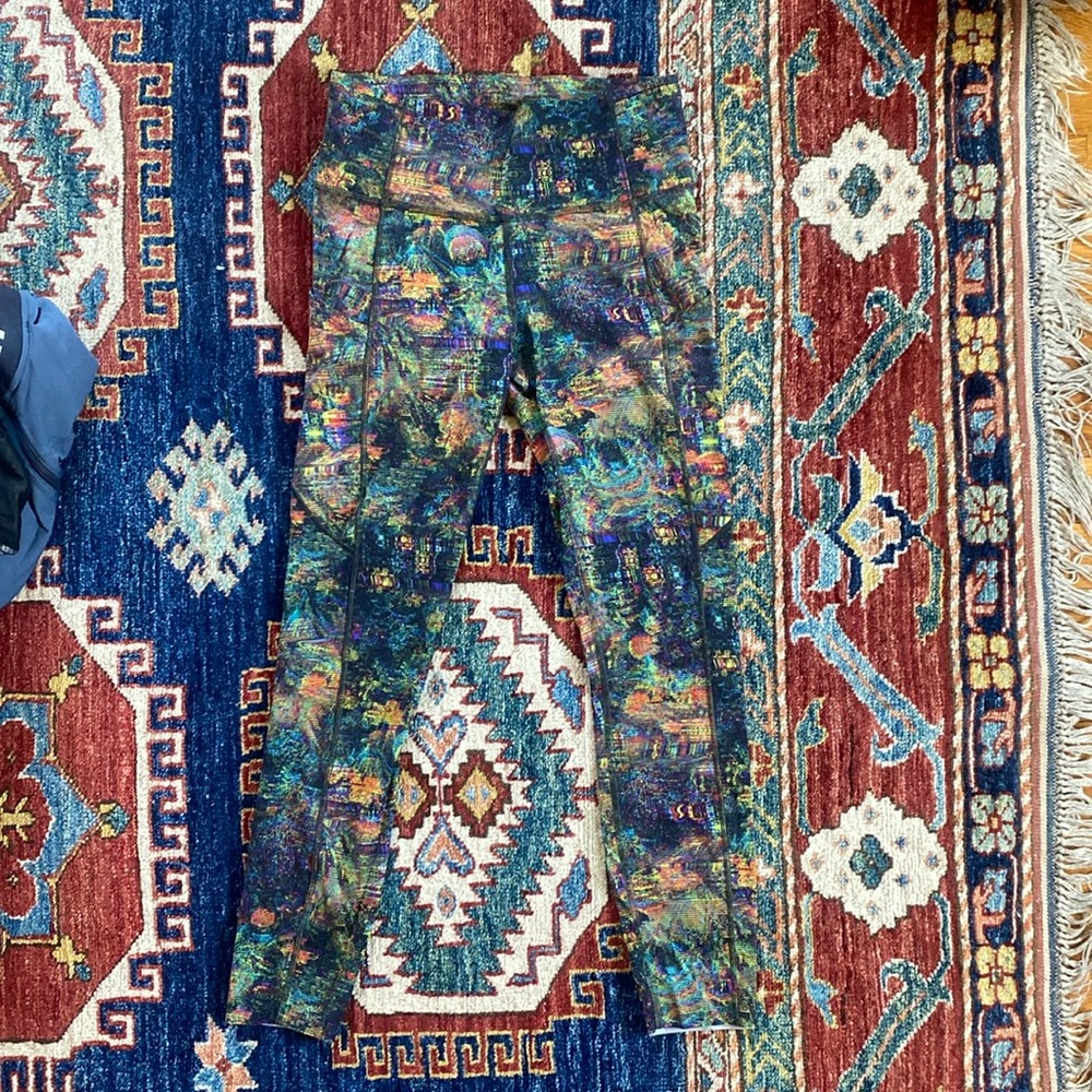Lululemon patterned fast and free leggings with pockets
